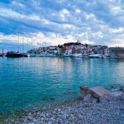 Primošten 48 guest houses