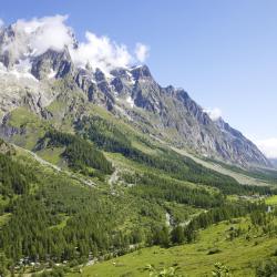 Aosta 505 hoteller