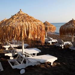 Períssa 35 hôtels près de la plage