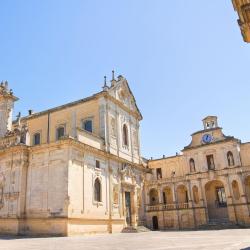 Lecce 756 hotels with parking