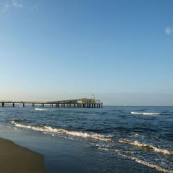 Lido di Camaiore 166 hotels with parking