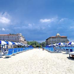 Viareggio 317 hotels with parking