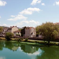 Antonne-et-Trigonant 4 hotels