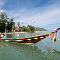 Srithanu 33 hotels with parking