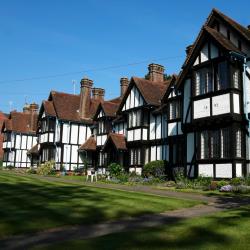 Tring 12 hotels with parking