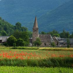 Vielle-Aure 4 hotels with pools