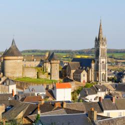 Sill&eacute;-le-Guillaume 14 hotels amb aparcament