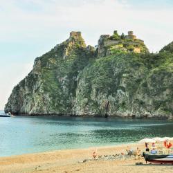 Santa Margherita-Sant'Alessio Siculo 5 хотели