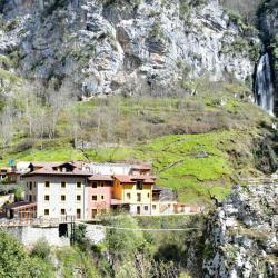 Ponga 5 hotels with parking