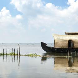 Kumarakoma 4 naktsmītnes uz ūdens