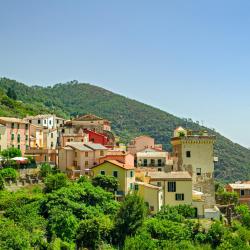 Framura 21 hotels with parking