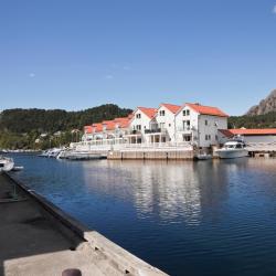 Foldrøyhamn 1 โรงแรม