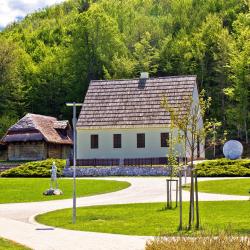 Smiljan 3 hoteller med pool