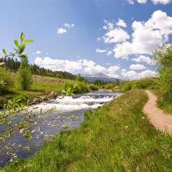 Blue River 22 viešbučiai