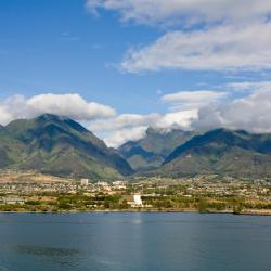 Kahului 7 hotels with parking