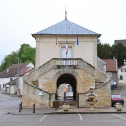 Beaujeu-Saint-Vallier-et-Pierrejux 2 khách sạn