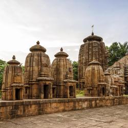 Bhubaneshwar 196 hotels with parking
