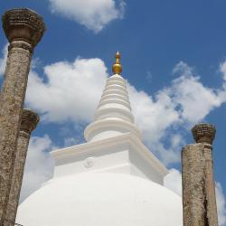 Anuradhapura 121 holiday rentals