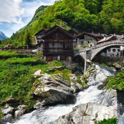 Riva Valdobbia 3 hotel dengan parking