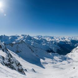 Aime-La Plagne 7 hotels with hot tubs