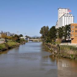 Novato 9 hot&eacute;is com estacionamento