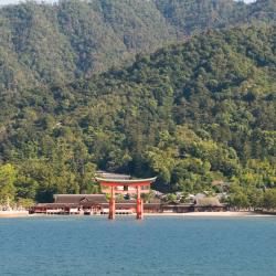 Hatsukaichi 31 hotels with parking