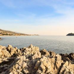 Cirella 18 hotels with parking