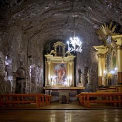 Bochnia 33 hot&eacute;is com estacionamento