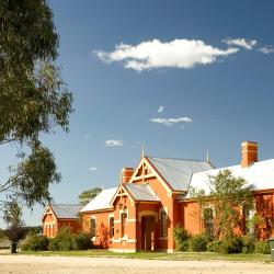 Bungendore 1 otel