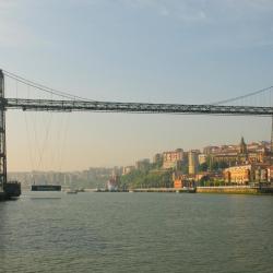 Portugalete 3 hotels with parking