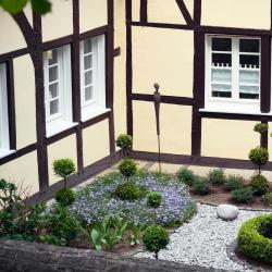 Soest 24 hotels with parking