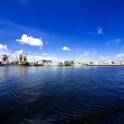 Zhanjiang 14 hotels with parking