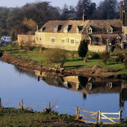 Water Newton 2 hotels