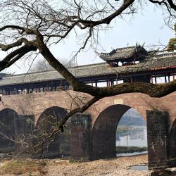 Jinhua 12 hotels with parking