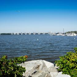 National Harbor 7 hotels with parking