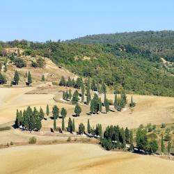 Marcialla 4 hotels with hot tubs