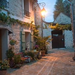 Lognes 14 hotels with parking