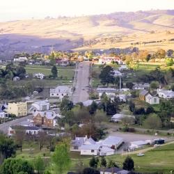 Omeo 8 hotels