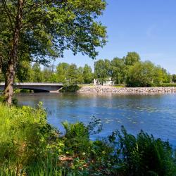 Lagan 3 hot&eacute;is com estacionamento