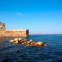 Qinhuangdao 13 hotels with parking