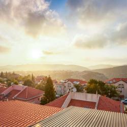 Ma'alot Tarshiha 8 holiday rentals