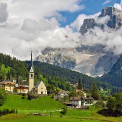 Selva di Cadore 17 hotels with parking