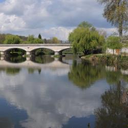 Aubeterre-sur-Dronne 18 hotels with parking