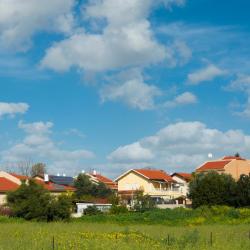 Mazkeret Batya 3 hotels with parking