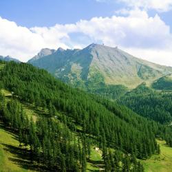 Sestriere 136 hotels with parking
