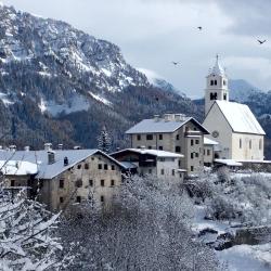 Colle Santa Lucia 20 hotels with parking