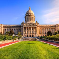 Frankfort 3 hotels with hot tubs