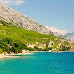 Gradac 184 hotels with parking