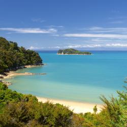 Tasman 16 hotels with parking
