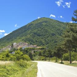 Pettorano sul Gizio 8 apartments